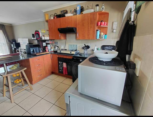 2 BEDROOM SECTIONAL TITLE FOR SALE IN SONNEVELD